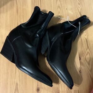 A New Day Black Leather Ankle Boots with Block Heel - Women's Sz 8